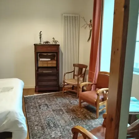 לינה וארוחת בוקר La Maitrise 3*
