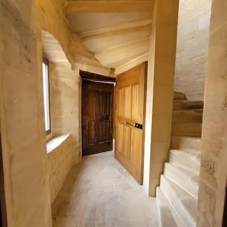 La Maitrise Bed & Breakfast